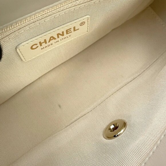 CHANEL Matelasse ChainShoulder Calf Leather Off-white - Picture 9 of 16